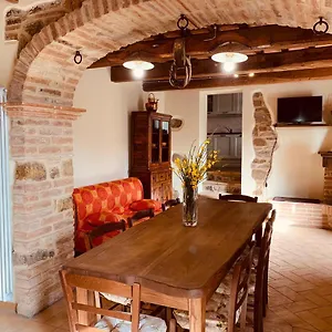 https://la-casa-di-elia.it-tuscanyhotel.com